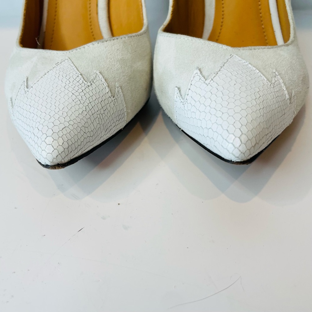 Isabel Marant White Suede and Leather Pointed Toe Heels - Picture 4 of 11